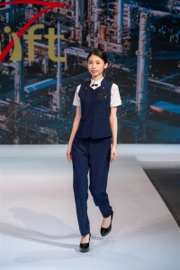 BD-MO-090   訂購馬甲前台制服    設計時尚領口   舒適   端莊   修身  抗皺 有型 透氣 真人試穿 模特示範   前台制服工廠 正面照
